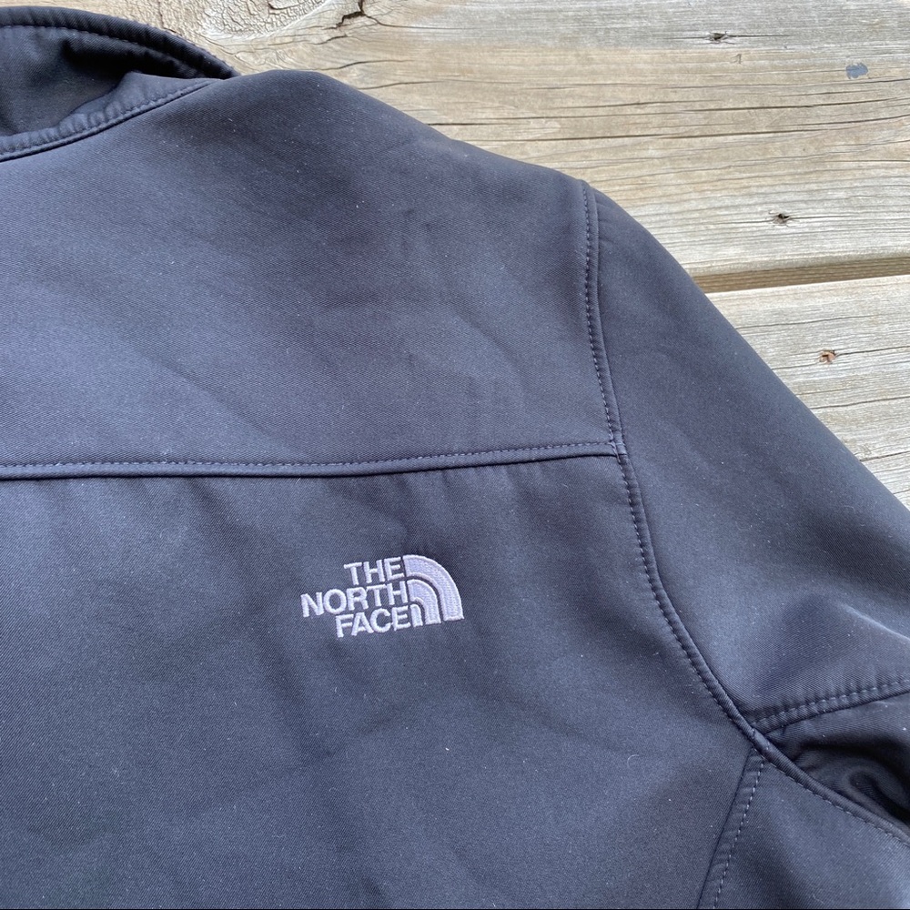 The North Face Softshell Jacket - Picture 7 of 8